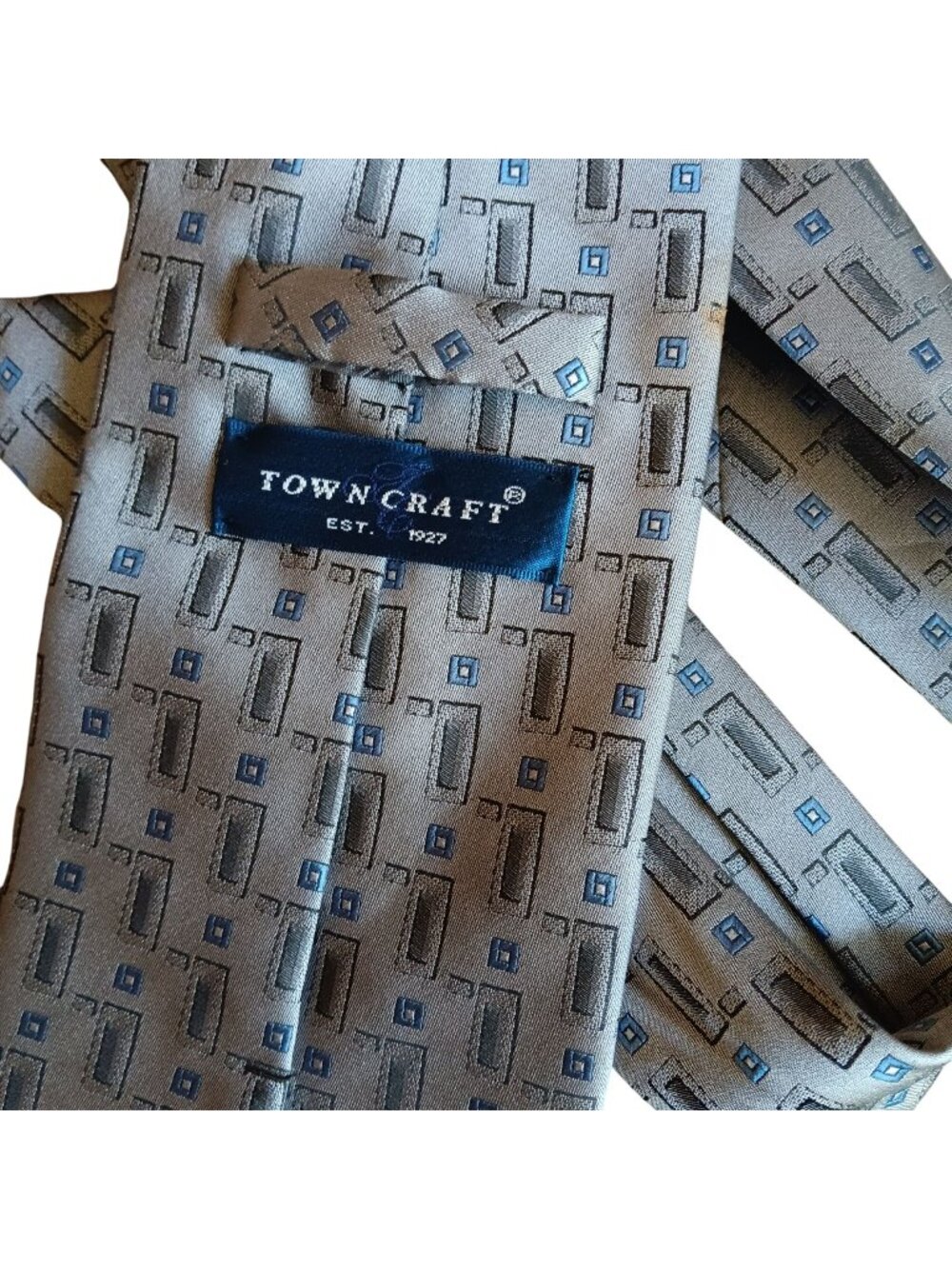 Towncraft Mens 100% Polyester Tie With Geometric Pattern 58" 4" wide